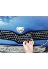 Toyota Vitz 1999 года, 70 л.с., пробег 300000 км, автоматическая коробка передач. Цвет синий, VIN 39 РН 120962, государственный номер О486АХ154. Разрешенная максимальная масса 1270 кг, снаряженная масса 980 кг.