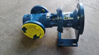 Трёхвинтовой насос Kral KF0015.BAA 16 bar 1800C - 1 шт. №ф-10/24/76 и -78 (78-008784-1) годный остаток. Имущество продается в том виде, в каком оно есть, и в случае продажи возврату/обмену не подлежит. За скрытые дефекты имущества Продавец ответственности не несет.