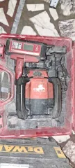 Ротационный лазер Hilti PR 30-HVS с приемником PRA30 и зарядным устройством, в кейсе, бывший в употреблении, рабочий.