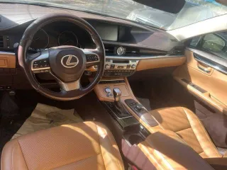 Lexus ES200 GT 2017 года выпуска, VIN: JTHBT1GGX02076076