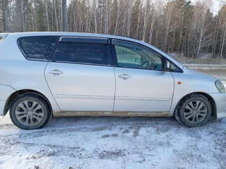 Toyota Ipsum 2002 года, 160 л.с., пробег 191882 км, полный привод, автоматическая коробка передач. Кузов ACM21-5037143. Имеются следы коррозии на кузове, сколы на бамперах, посторонние звуки в коробке передач. Автомобиль находится в залоге у АО ТБанк, действует запрет на регистрационные действия…