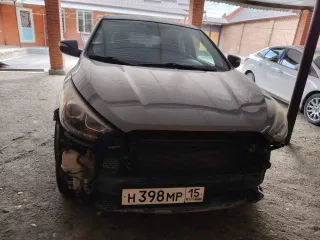 Hyundai ix35 2014 года, VIN TMAJU81EDEJ565022, госномер Н398МР15. Автомобиль не на ходу, находится в разобранном состоянии, неисправны АКПП и ДВС. Транспортное средство в залоге.