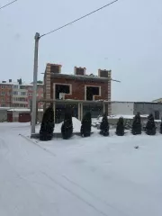 Земельный участок, кадастровый (условный) номер 26:30:010227:1506, площадь 1026+/-11 кв.м., на котором находится 
Объект незавершенного строительства
Расположенное по адресу: Россия, Ставропольский край, г. Ессентуки, ул. Комарова