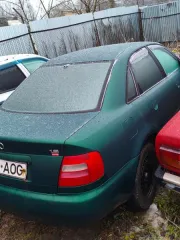 AUDI A4, 1997 Легковой автомобиль AUDI A4 зелёного цвета, 1997 г.в., VIN WAUZZZ8DZVA085844, с двумя ключами, брелок от сигнализации, механическим блокиратором коробки передач с ключом, технические документы на машину отсутствуют, машина не зарегистрирована на территории Российской Федерации…