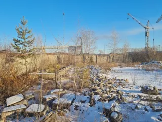 Нежилое здание полностью разрушено 289,1 кв.м, кадастровый номер 38:36:000031:6913
Земельный участок 3 140 +/ 19,61 кв.м, кадастровый номер 38:36:000031:1094, земли населенных пунктов под эксплуатацию производственной базы
Адрес: Иркутская обл., г. Иркутск, ул. Ракитная, д.17 
Ограничения и…