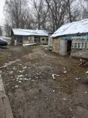 Земельный участок, площадь 4382 +/  3.89 кв.м., кадастровый  условный  номер: 57:05:0460101:22,Жилой дом, площадь 56.9 кв.м., назначение: 57:05:0460101:164, адрес  местонахождение : Россия, м.р н Сосковский, с.п. Алпеевское, п. Алпеевское, д. 90, кадастровый  условный  номер: 57:05:0460101:164