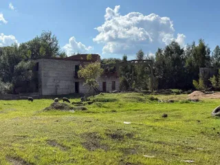 Теплая стоянка, КПП, Административное здание, КТП, Смоленская область, Симоновой, 110 696.8+30.1+587.7+266.9+366.4+630.3 кв.м Здания в Смоленской обл. еще 1. Здание нежилое: Теплая стоянка 25 мест площадью 696,8 кв.м., кадастровый номер 67:06:0010166:129, расположенное по адресу: Смоленская…