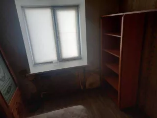 2/4 доли в праве собственности на жилое помещение площадью 61,4 кв.м, кадастровый номер 42:26:0301002:3949, расположенное по адресу: Кемеровская область, г. Ленинск-Кузнецкий, пер. Павленко, д. 36, кв. 1.