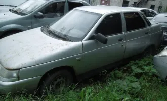 ВАЗ 21101 2005 Автомобиль "ВАЗ 21101", без грз, VIN XTA21101050832435, 2005 г.в., цвет светло-серебристый металл, 1 Штука (шт). Ржавчина по всему кузову, повреждено левое крыло, задний бампер. Имущество бывшее в употреблении, ключи, сопроводительные документы отсутствуют, работоспособность не…