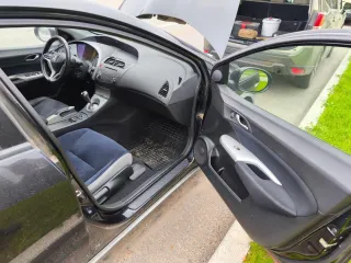 Хонда Цивик 2008 года, черный цвет. VIN: SHHFK27608U041145, государственный номер: C791AH550. Год изготовления: 2008. Разрешенная максимальная масса: 1750 кг, масса без нагрузки: 1265 кг. Автомобиль находится в залоге у ПАО «Совкомбанк». Ознакомление с имуществом по предварительной записи у…