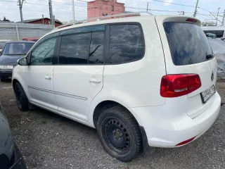 Volkswagen Touran, 2012, белый, 157 843 км, 1.4 АТ (140 л. с.), бензин, передний, VIN WVGZZZ1TZCW077889, разряжен аккумулятор, г. Уфа, ограничения и обременения: зарегистрировано за должником Банка, перерегистрация автомобиля будет осуществлена после заключения договора купли-продажи