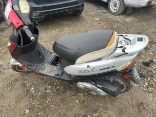 YiiiGE, ABM Storm 2013, MOTOLAND SX 125E 2024, Gust механическое транспортное средство «YiiiGE», без г/н, идентификационный номер LX48V400W240601266 б/у,. Скутер марки «ABM Storm», без гос. знака, идентификационный номер (VIN) LT4NBBF060Z041211, 2013 г.в. б/у, мопед марки «MOTOLAND» модель «SX…