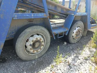 Полуприцеп-автовоз, 2007, VIN X899963E070AH9602, Самарская обл. Полуприцеп для перевозки автомобилей (автовоз) гос. номер АТ523963, VIN X899963E070AH9602. Имущество подлежит реализации в качестве годных остатков. Место нахождения имущества: Самарская обл., г. Тольятти, ул. Коммунальная, д.25Б…