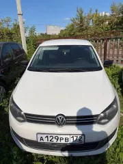 Volkswagen Polo 2013 года, 105 лс, идентификационный номер (VIN): XW8ZZZ61ZEG015531, ГРЗ: М535ОА72, сломана ручка открытия капота, пробег неизвестен, имеются многочисленные сколы, царапины и ржавчина по кузову.