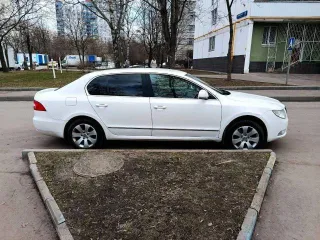 Skoda Superb, 2012 года, 152 лс, 210000 км, АКПП. Автомобиль легковой Шкода Суперб, VIN: ТМВАВ83Т8D9025958, 2012 года выпуска, г/н А125ХЕ77.