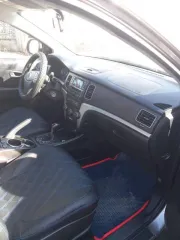 SsangYong Actyon 2011 года, 149 л.с., пробег 199567 км, автоматическая коробка передач. Автомобиль на ходу, заводится. Требуется замена сальников со стороны шкива и коробки передач, а также замена прокладки или всей клапанной крышки. Заменены генератор, приводные ремни, тормозные колодки и…