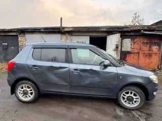 Skoda Fabia 2013 года, 86 л.с., пробег 189 919 км. VIN: XW8EC45JXEK508112. Имущество является залоговым обеспечением по кредитному договору.