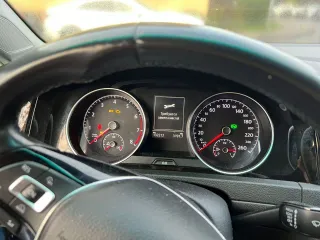 Volkswagen Golf 2013 Транспортное средство – легковой автомобиль, марка /модель – Volkswagen Golf. Транспортное средство – легковой автомобиль, марка /модель – Volkswagen Golf, год выпуска – 2013, VIN – WVWZZZAUZEW009895. Обременения: залог в пользу АО «ТБанк» (ИНН 7710140679).