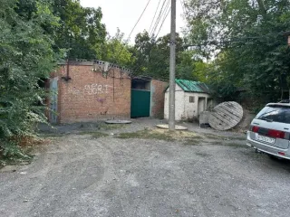 Нежилое помещение 97,5 кв. м, Ростовская обл., г. Таганрог, ул. Большая Бульварная, 10-25; 1101/3432 доли в праве общей долевой собственности на земельный участок, категория земель: земли населенных пунктов, вид разрешенного использования: для использования в производственных целях. Ознакомление с…