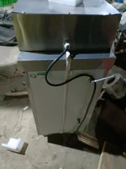 Настенный держатель для чеков-10, автоматическая машинка для запечатывания стаканов, рулон полимерной плёнки для запечатывания стаканов-2, электрический водонагреватель модели LZ30A/B, металлическая лопатка палетка, промышленная электрическая пароварка, изогнутая рейка (ламель) из древесины-3…