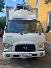 Грузовой фургон Hyundai E-Mighty 2013 года выпуска, государственный номер Р366ME124, vin KMFGA17PPDC213844, номер двигателя C522535, номер кузова KMFGA17PPDC213844, цвет белый. Рабочее состояние не проверялось, имеет сколы и царапины ЛКП по периметру кабины. Обременения: запреты судебного…