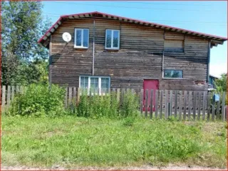 1/2 доля жилого дома 125,3 кв.м и 1/2 доля земельного участка 1000 кв.м, Кировская область, Кирово-Чепецкий район. Жилое здание, площадью 125,3 кв.м., 1/2 доля земельного участка, площадью 1000 кв.м., расположенное по адресу: Кировская обл., р-н. Кирово-Чепецкий, д. Татарщина, ул. Центральная…