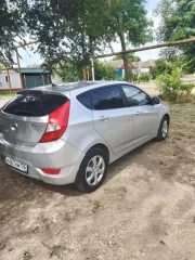 Hyundai Solaris 2013 года, 123 лс, 178020 км, легковой комби (хэтчбек), марка: Хендэ, модель: Солярис, год изготовления: 2013 г.в., цвет: серебристый, VIN: Z94CT51DBDR072521, ПТС: 39 РН 123049, г/н: К467КМ126
