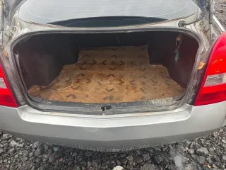 Nissan Primera 2006 года, VIN: SJNBAAP12U2291188, госномер Т723ВВ774. Автомобиль в среднем состоянии, на ходу. Имеются коррозия в некоторых местах, содрана краска на передней правой двери, вмятина на передней левой двери, сколы на кузове. Выполнены работы: замена сцепления, установлены новые…