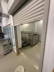 Оборудование для сыроварни в составе 55 позиций, де-факто входящее в состав и являющееся частью единого производства, расположенного по адресу: Вологодская область, Череповецкий район, Нелазское сельское поселение, деревня Шулма, улица Школьная, дом 10. Точное наименование, состав и количество…