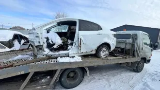 Часть кузова Kia Rio 2014, белый, без капота и двигателя. VIN Z94CB41BAER181093, цвет белый, капот и двигатель отсутствуют, передняя панель, руль, сиденья передние отсутствуют. Имущество продается в том виде, комплектности и состоянии, в каком оно есть. За скрытые дефекты имущества продавец…