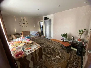 Доля дома 92,2 м² и доля участка 792 м², Свердловская обл. 1/2 доля дома и 1/2 доля земельного участка в Свердловской обл. еще 1/2 доля дома и 1/2 доля земельного участка в Свердловской обл. еще 1/2 доля в праве на жилое здание, площадь: 92,2кв.м., кадастровый номер: 66:27:1101027:240 и 1/2 доля в…