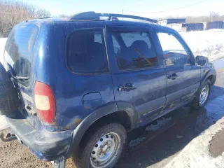 Chevrolet Niva, 2008 года, 79,6 лс, 360466 км, полный привод. Транспортное средство – легковой автомобиль CHEVROLET NIVA, 212300, VIN – X9L21230080212934, 2008 г.в., цвет – темно-синий металлик, ГРЗ – К342КМ163. Транспортное средство находится в залоге у АО «ТБанк».