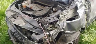 Автомобиль после ДТП повреждение кузова, сработка подушек безопасности