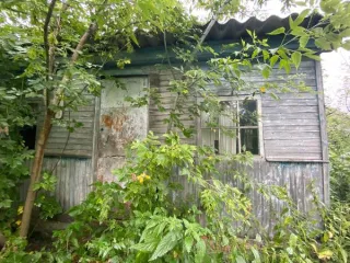 Здание 73 кв.м и земельный участок 1331 кв.м, расположенные по адресу: Орловская область, р-н Кромской, д. Арбузово. Здание, назначение: нежилое, наименование: ветучасток, площадь – 73 кв.м., количество этажей: 1, в том числе подземных 0, адрес объекта: Российская Федерация, Орловская область, р-н…