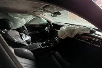 Genesis G90, 2017 автомобиль легковой Genesis G90, год изготовления 2017, идентификационный номер (VIN) XWEGG41DDH0000054, номер двигателя G6DN GA702805, кузов N XWEGG41DDH0000054, цвет кузова черный. Пробег: 0. Вид транспорта: легковой автомобиль. Объем двигателя: 3778. Год выпуска: 2017. Коробка…