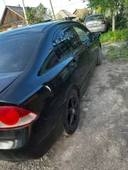 Автомобиль   HONDA CIVIC  Год выпуска – 2008  VIN номер: NLAFD75308W073842. Ржавчина на порогах и на двери,  сломан бензобак, проржавела. Нет крышки об бензобака. Гремит ходовая часть.