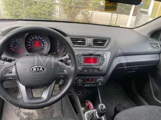 KIA RIO Год выпуска: 2012 Идентификационный номер  VIN : Z94CC41BADR091461 Номер шасси  рамы :    Номер кузова  кабины : Z94CC41BADR091461 Цвет кузова  кабины : Белый Номер двигателя:   Рабочий объем  см³ : 1591 Мощность  кВт/л.с. : 90/123.0 Экологический класс: ЧЕТВЁРТЫЙ