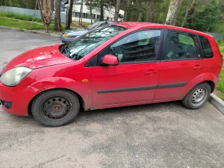 Ford Fiesta 2008 года выпуска. VIN: WF0HXXGAJH8K63007. Автомобиль находится в залоге у ПАО Совкомбанк.