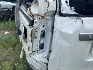 Toyota Voxy 2011 года, цвет белый, VIN ZRR70-0431981. Проверить техническое состояние не представляется возможным. ПТС, СТС, ключи отсутствуют.