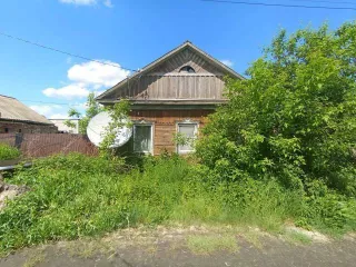 1/4 доля жилого дома 53,8 м² и 1/4 земельного участка 509 м², Омская область, г. Исилькуль, туп. Новопартизанский, д. 9. Кадастровый номер дома: 55:33:210202:3751, кадастровый номер участка: 55:33:220102:1160. Категория земель: земли населенных пунктов, вид разрешенного использования: для ведения…