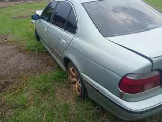 Bmw 520i 1999 автомобиль бмв 520i в аварийном состоянии, г/н к529оу124 (отсутствует), 1999 г.в., vin wbadm11010gp09079, двигатель № 26039297 комплектность и состояние не проверялась данное имущество обращено в доход государства, (документы отсутствуют)находится в нижнеингашском районе пробег: 0 вид…