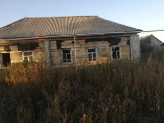 Жилой дом площадью 43,1 кв.м, кадастровый номер 58:15:0380101:490, земельный участок площадью 500 кв.м, кадастровый номер 58:15:0380101:79 по адресу: Пензенская область, Лопатинский район, с. Старый Карлыган, ул. Центральная, дом 13. Техническое состояние дома не удовлетворительное. Контакт для…