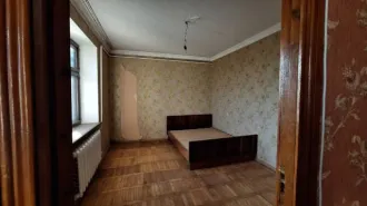Квартира в Адыгее, 58,6 кв.м, 2 комн. Жилое помещение, площадь: 58,6кв.м., адрес (местонахождение): Республика Адыгея, р-н Тахтамукайский, пгт Энем, ул Чкалова, д 7, кв 94, кадастровый номер: 01:05:0100041:455 находится в залоге у акционерного общества «Alfa-Bank»