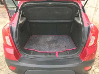 Opel Mokka, 2014 года, 110 лс, АКПП еще. Автомобиль легковой, марка: OPEL, модель: W0LJ (MOKKA), VIN: XUUJD7D51E0022573, гос. рег. номер: В518УК196, год изготовления: 2014. Находится в залоге у «Азиатско Тихоокеанский Банк» (акционерное общество).