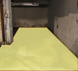 Машино-место площадью 22,2 кв.м в Москве по адресу: Краснобогатырская улица, дом 9, подвал 3, помещение I, комната 96 (м/м 341). Кадастровый номер: 77:03:0002020:4788.