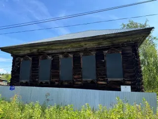 Нежилое здание 176.7 кв.м в Тюменской области, г. Тобольск, ул. Горького, д. 33. Назначение: нежилое. Количество этажей: 2, подземных этажей: 0. Общая площадь 176.7 кв.м. Кадастровый номер: 72:24:0603009:52. В составе объекта учитывается движимое имущество – ограждение объекта, информационная…