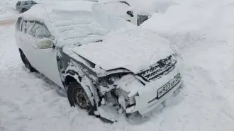 Toyota Corolla Fielder 2001 года, 110 л.с., пробег 300000 км, АКПП. Автомобиль после ДТП, не на ходу, не заводится, требуется ремонт. Недостатки видны по фотографиям: отсутствие деталей, вмятины, сколы и прочее. Возможно наличие скрытых недостатков. Номер кузова: NZE1210065024.