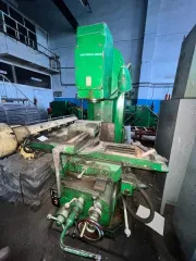 Фрезерный станок 6Р11 1974 года выпуска. Универсальный консольно-фрезерный станок предназначен для обработки различных изделий из стали, чугуна, цветных металлов и пластмасс цилиндрическими, торцовыми, дисковыми, угловыми и специальными фрезами. Широкий диапазон скоростей шпинделя и подач стола…