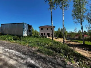 Дом 136 кв.м и участок 706 кв.м, Московская область, Дмитров. Земельный участок площадью 706 кв.м., кадастровый номер 50:04:0160202:913 для дачного строительства и жилой дом площадью 136 кв.м. кадастровый номер 50:04:0160202:982, находящиеся по адресу Московская область, г.Дмитров дер. Сокольники…