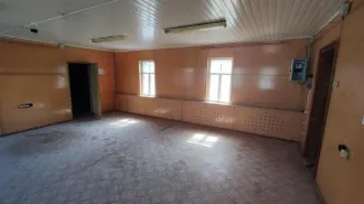 Комплекс имущества, Белгородская область, Чернянский р-н, п. Чернянка, ул. 20 Годовщины Октября, 26, 189.7 кв.м. Адрес: Белгородская область, р-н Чернянский, п. Чернянка, ул. 20 Годовщина Октября, 26 (д. 26): 1. ЗУ Пл.: 127 +/- 4 кв.м. КН 31:08:1703010:532 Категория земель: ЗНП ВРИ: Социальное…